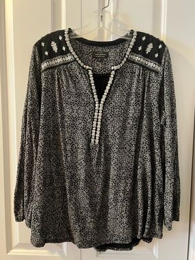 Lucky Brand Black and White Embroidered Peasant Tunic